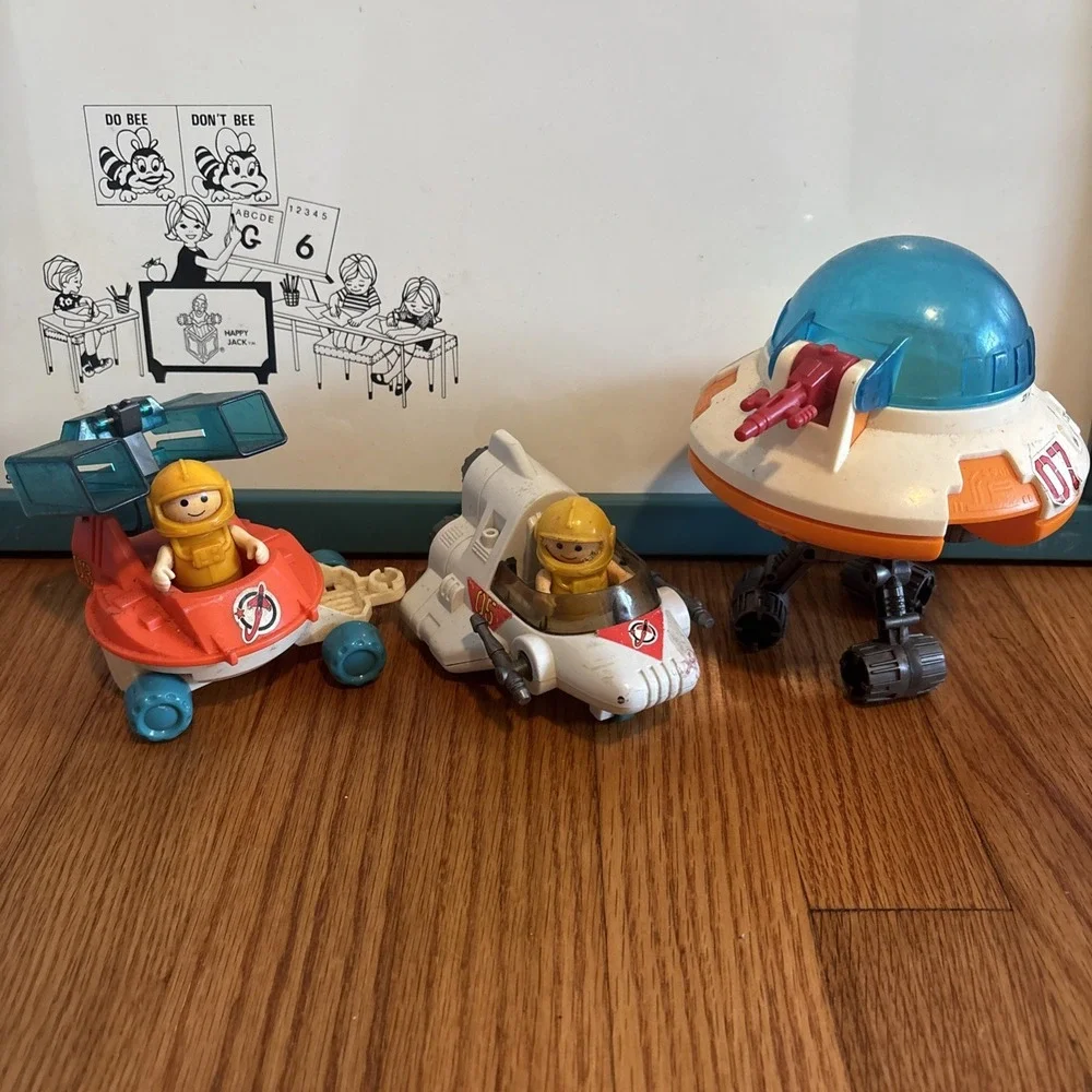 Vintage 1984 Playworld Lil Playmates Space Station Play Set 5‎ Accessories Lot